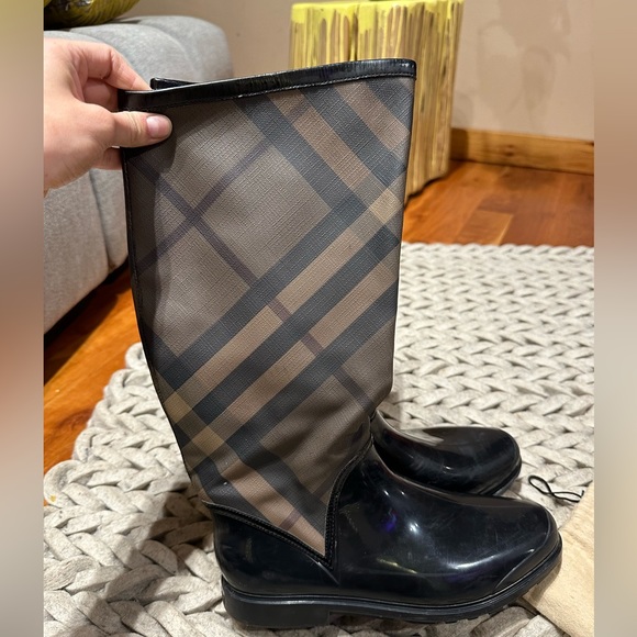 Burberry Rain Boots - Picture 5 of 11